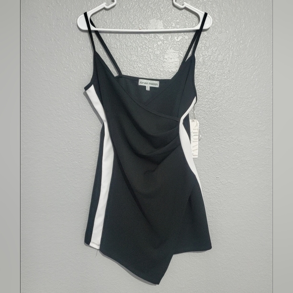 Almost Famous Bodycon Mini Romper Sleeveless Black/White Trim Assymmetric Hem L - Picture 1 of 11